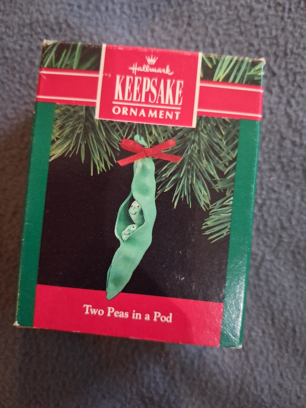 Hallmark Keepsake Ornament Two Peas in a Pod